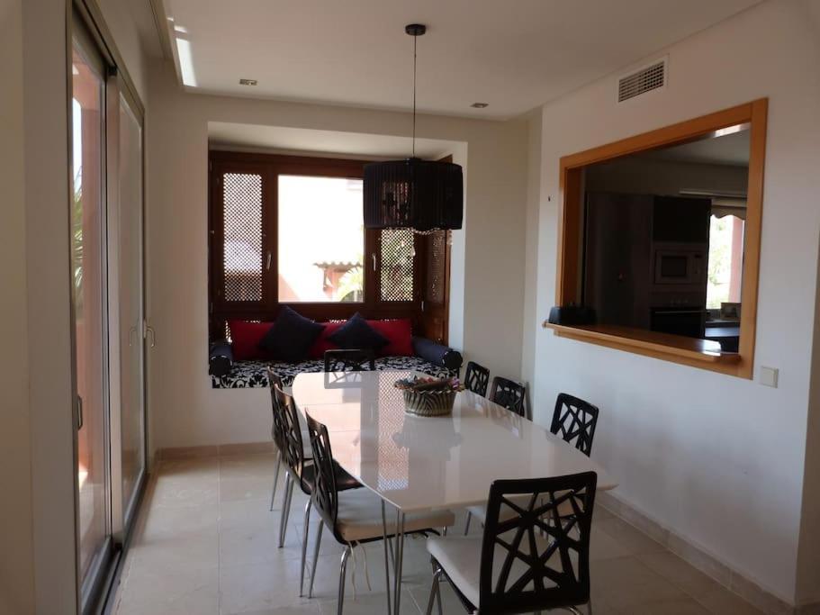 Luxurious Townhouse With Sea Views Villa Manilva Exterior photo